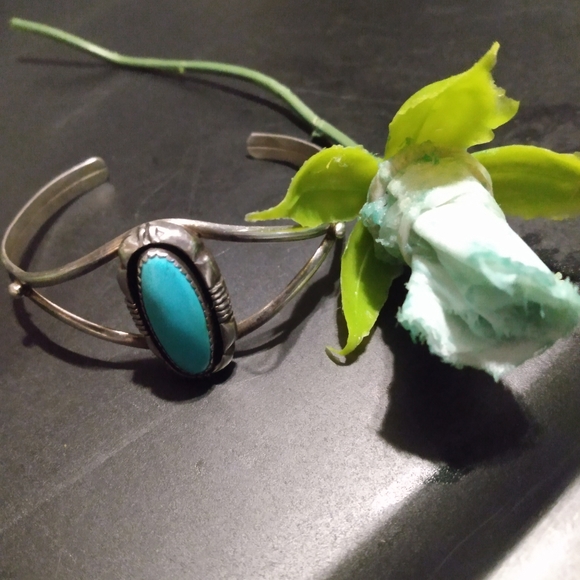 L.Yazzie Sterling Silver & bright blue turquoise cuff bracelet
